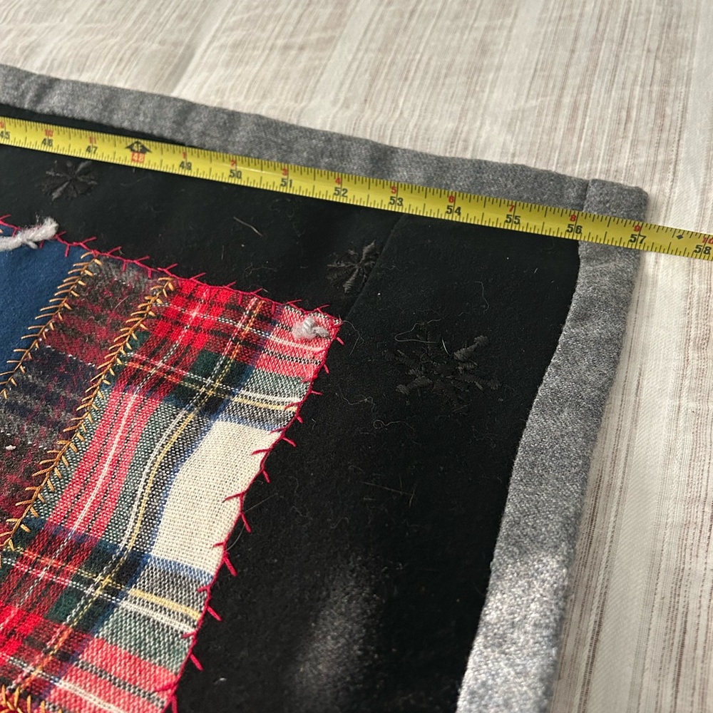 Tartan & Plaid handmade “family story”Patchwork Quilt with Plaid and Embroidery - Picture 13 of 15